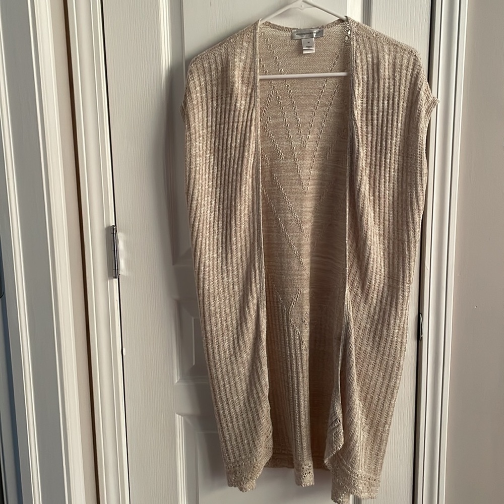 5 for $10🟢 Christopher & Banks Sleeveless Cardigan Sweater. Size M. Like New.